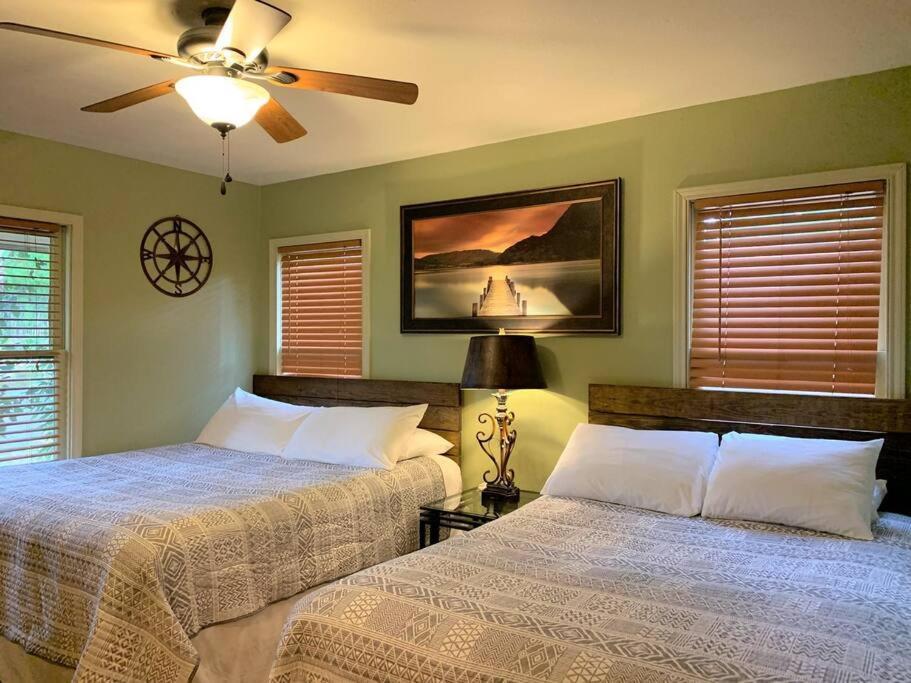 The River Haven - Sleeps 32 - On Guadalupe River Seguin Zewnętrze zdjęcie