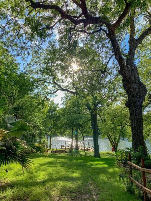 The River Haven - Sleeps 32 - On Guadalupe River Seguin Zewnętrze zdjęcie