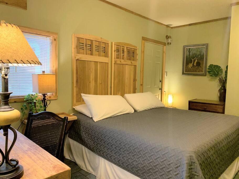The River Haven - Sleeps 32 - On Guadalupe River Seguin Zewnętrze zdjęcie