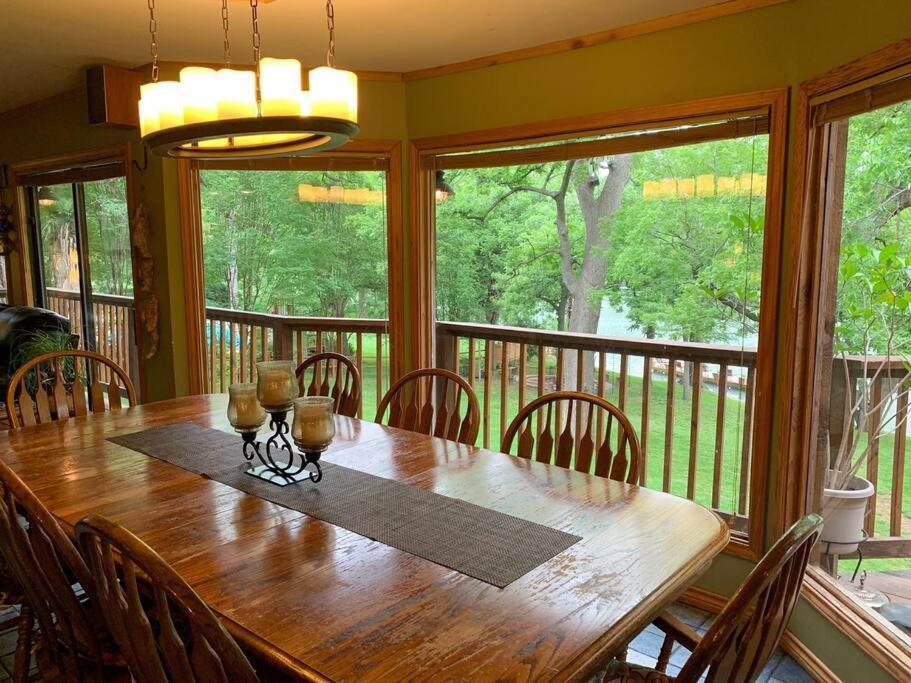 The River Haven - Sleeps 32 - On Guadalupe River Seguin Zewnętrze zdjęcie