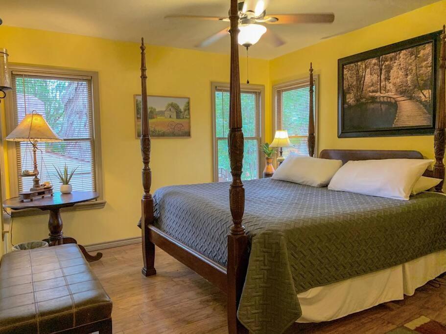 The River Haven - Sleeps 32 - On Guadalupe River Seguin Zewnętrze zdjęcie