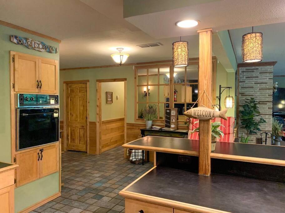 The River Haven - Sleeps 32 - On Guadalupe River Seguin Zewnętrze zdjęcie