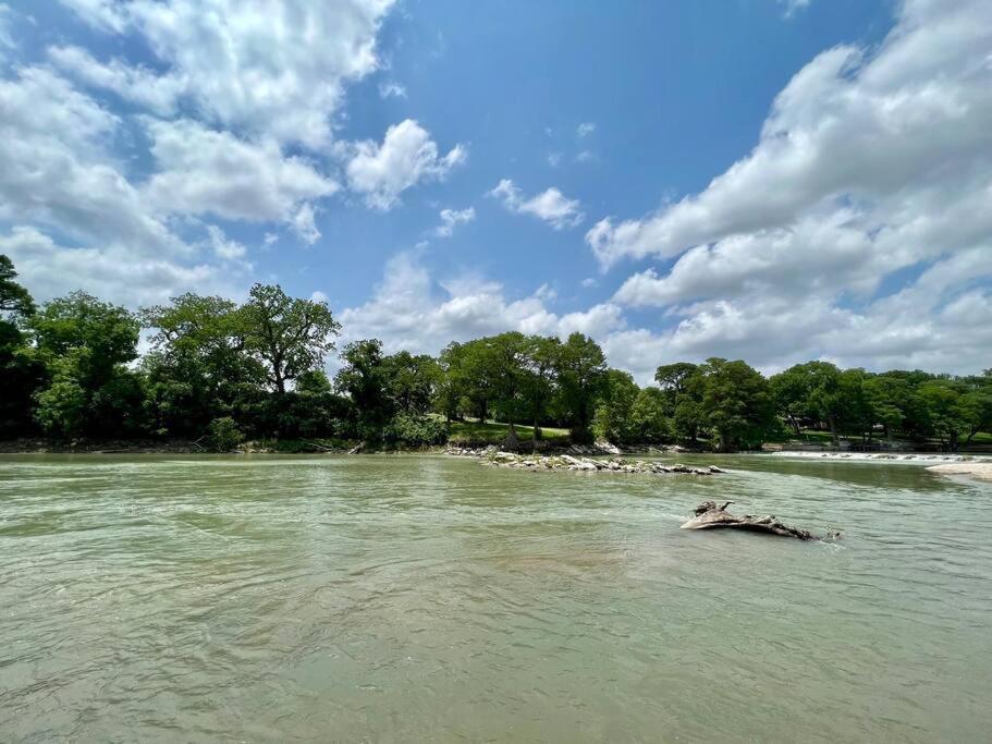 The River Haven - Sleeps 32 - On Guadalupe River Seguin Zewnętrze zdjęcie