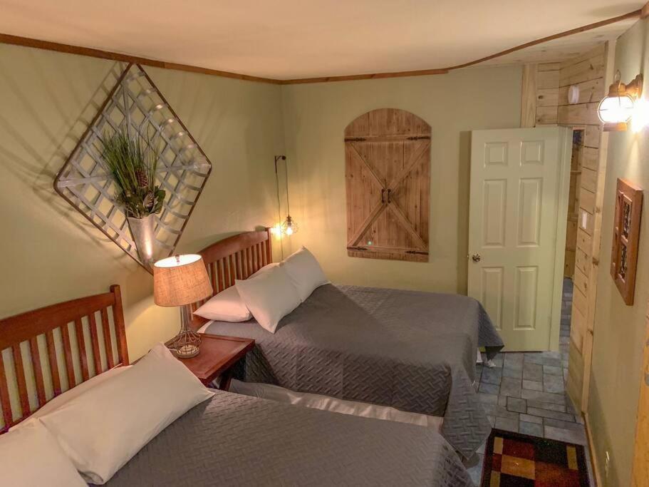 The River Haven - Sleeps 32 - On Guadalupe River Seguin Zewnętrze zdjęcie