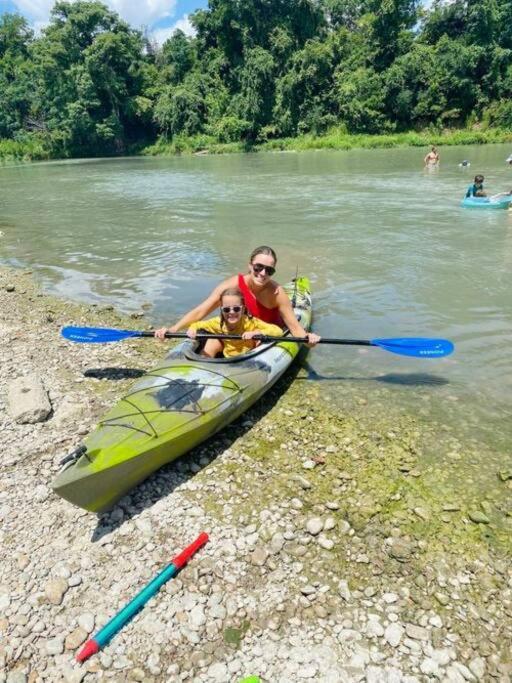 The River Haven - Sleeps 32 - On Guadalupe River Seguin Zewnętrze zdjęcie