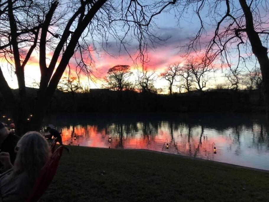 The River Haven - Sleeps 32 - On Guadalupe River Seguin Zewnętrze zdjęcie