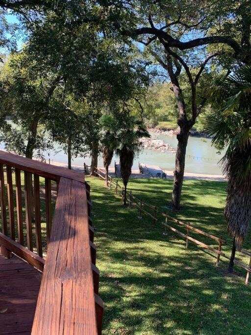 The River Haven - Sleeps 32 - On Guadalupe River Seguin Zewnętrze zdjęcie
